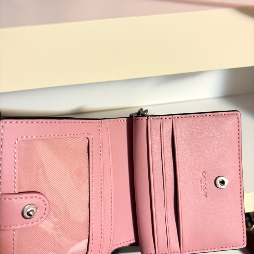 COACH metallic wallet - Picture 4 of 6